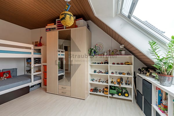 DREI ETAGEN. VIEL RAUM. EIN ZUHAUSE MIT CHARAKTER. 7