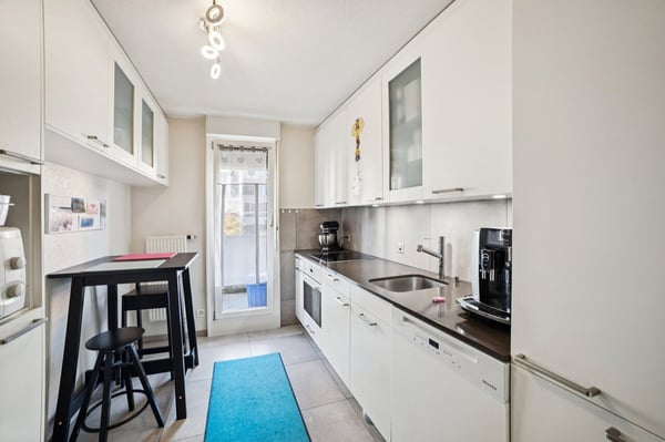 Joli rez-de-jardin, dans un quartier tranquille proche du centre 5