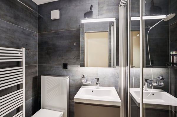 Joli rez-de-jardin, dans un quartier tranquille proche du centre 9