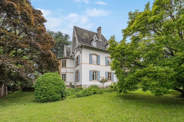 Belle demeure familiale de prestige au coeur de la nature