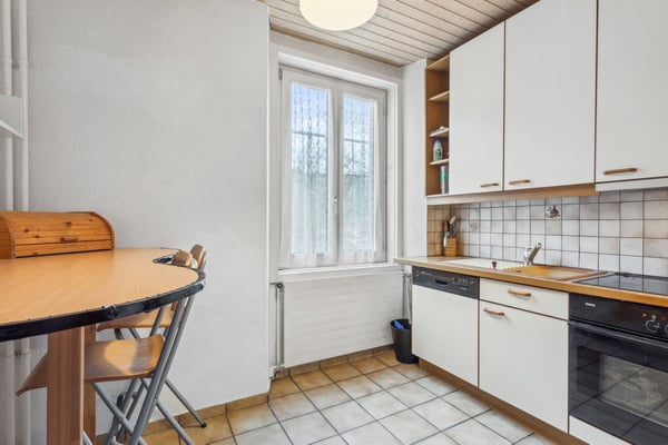 Maison de maitre de 2 appartements idéalement située au Locle 6