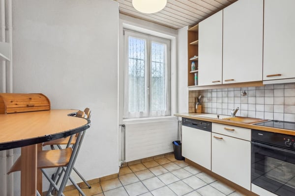 Maison de maitre de 2 appartements idéalement située au Locle 6