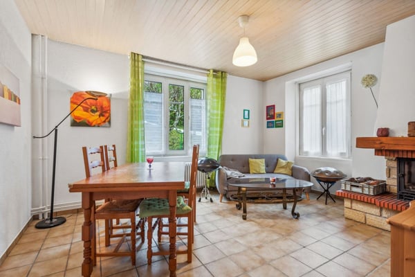 Maison de maitre de 2 appartements idéalement située au Locle 7