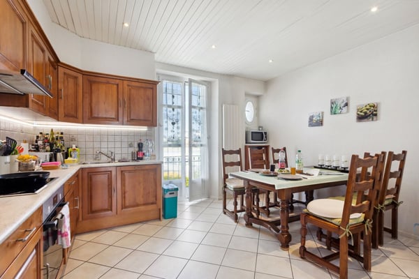 Bel immeuble familial ou de rendement (4.8%) 5