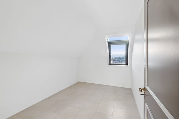 Spacieux et lumineux duplex dans une résidence Art déco 6