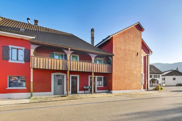 Magnifique immeuble de 2 appartements et un restaurant 7