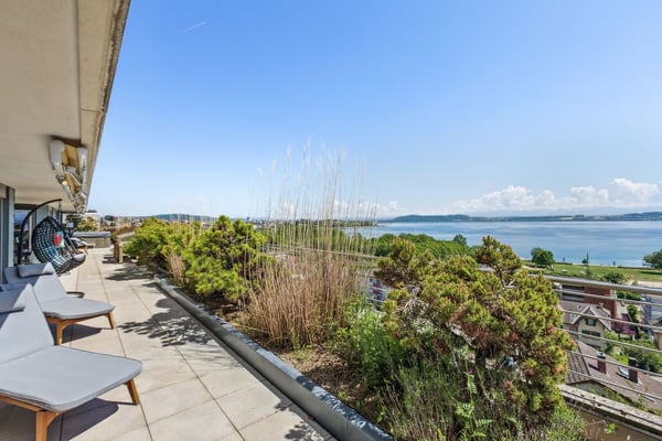 Attique exclusif avec vue panoramique sur le lac et les Alpes 2
