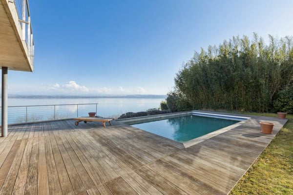 Villa contemporaine d'exception face au bleu du lac 2