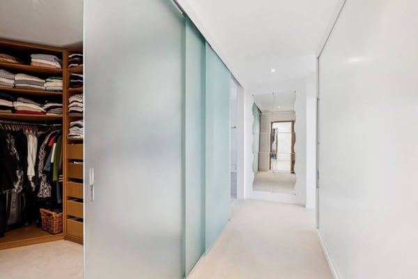 Villa contemporaine d'exception face au bleu du lac 5