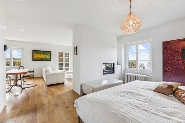 Propriété exclusive les pieds dans l'eau au bord du lac de Neuchâtel ! 8