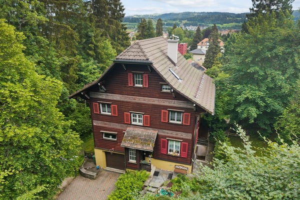 Charmante maison composée de 2 appartements dans un écrin de verdure 2