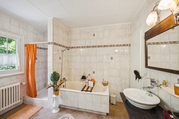 Charmante maison composée de 2 appartements dans un écrin de verdure 8