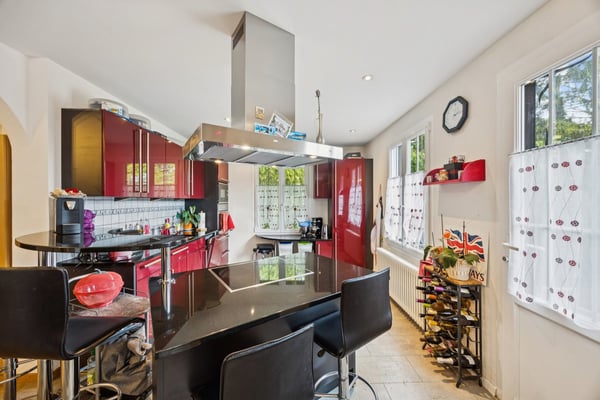 Charmante maison composée de 2 appartements dans un écrin de verdure 7