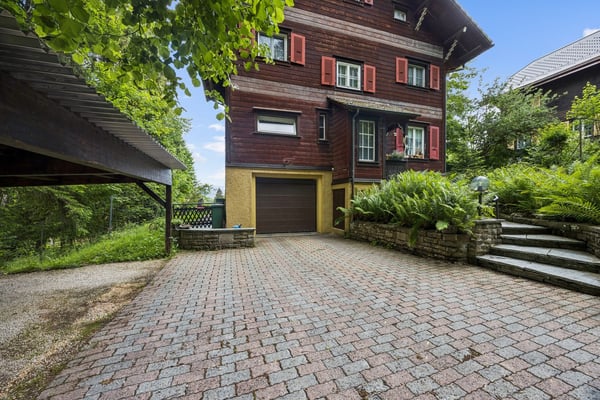 Charmante maison composée de 2 appartements dans un écrin de verdure 3