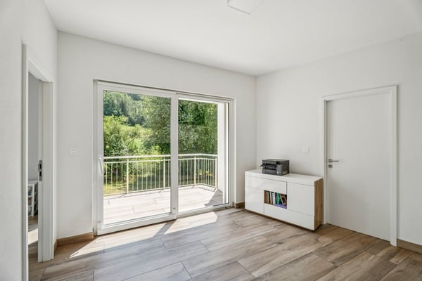 Maison familiale contemporaine offrant un vaste jardin 11