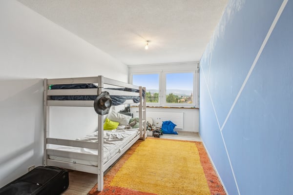 Spacieux appartement de 5.5 pièces au dernier étage avec terrasse et 2 11