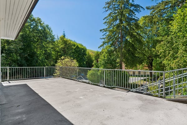 Immeuble à fort potentiel de transformation au Locle 2