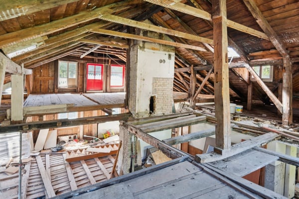 Immeuble à fort potentiel de transformation au Locle 8