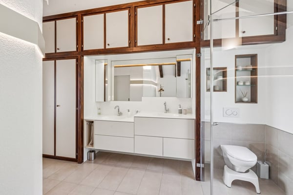 Superbe villa individuelle avec un beau jardin et 2 garages box 8