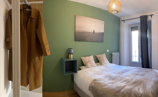 Tastefully furnished & fully renovated Apartment in a Historic Building 4