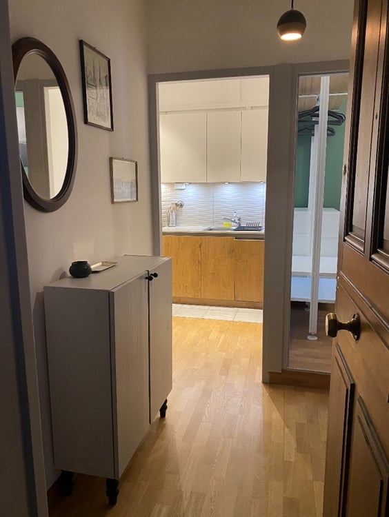 Tastefully furnished & fully renovated Apartment in a Historic Building 2