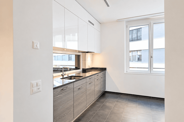 50% rent reduction for mid-Sep until Oct - Bright 2.5-Room Apartment with Balcony in Wallisellen 4