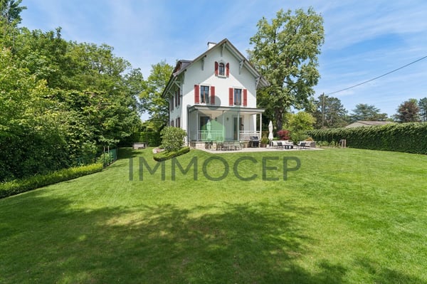 Propriété de caractère entièrement rénovée au Hameau de Villette 2