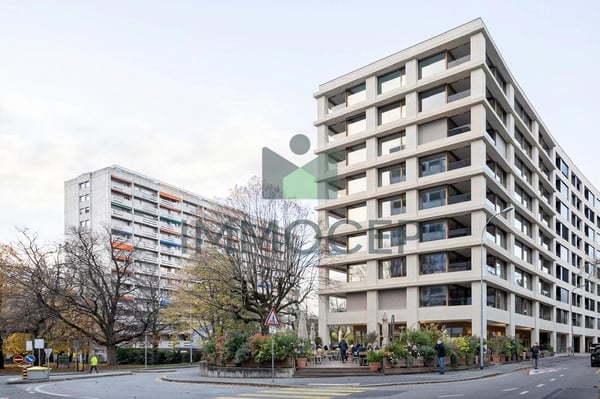 Belle arcade commerciale de 81 m² dans un immeuble neuf à Vieusseux 1