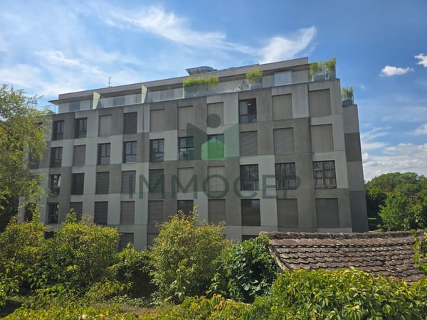 Exclusif: Spacieux 5 pièces traversant de 150m2 pondérés avec box