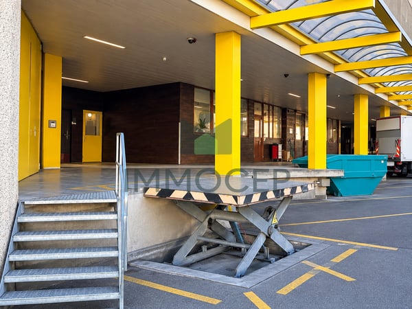 PAV / opportunité rare à la vente  -  arcade polyvalente de 430 m2 3