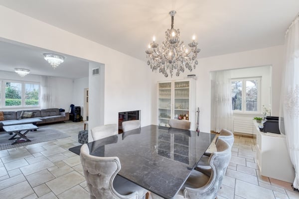 Magnifique villa individuelle rénovée avec deux logements indépendants et vue sur le Jura 2