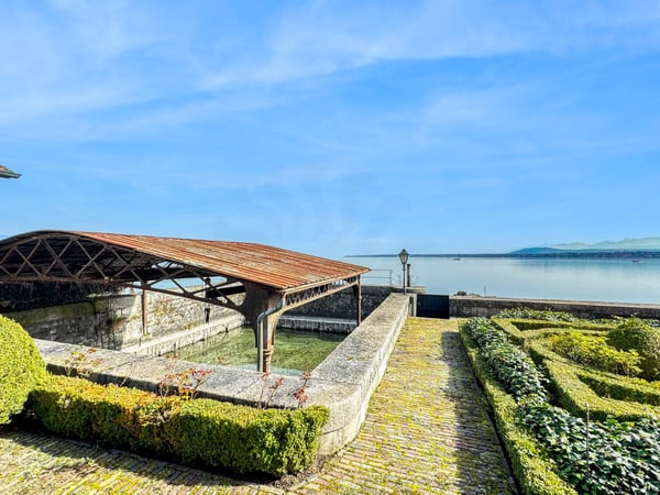 Co-Exclusivité: Maison de charme pieds dans l'eau, avec port privé 5