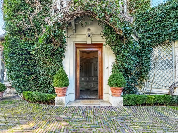 Co-Exclusivité: Maison de charme pieds dans l'eau, avec port privé 9
