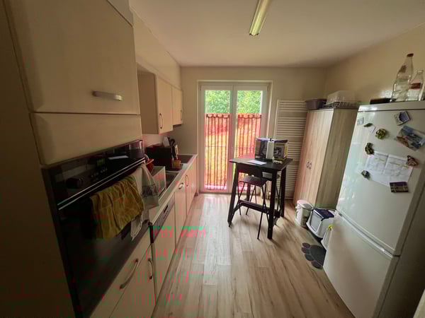 Immeuble de rendement avec 3 appartements et surface verte de 1'400m2 8