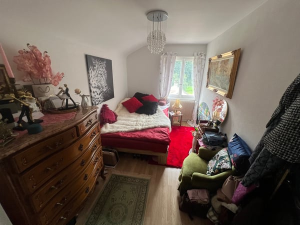 Immeuble de rendement avec 3 appartements et surface verte de 1'400m2 2