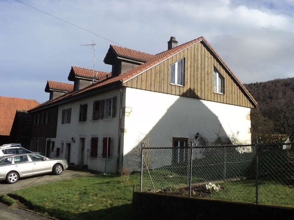Immeuble de rendement entièrement loué 1