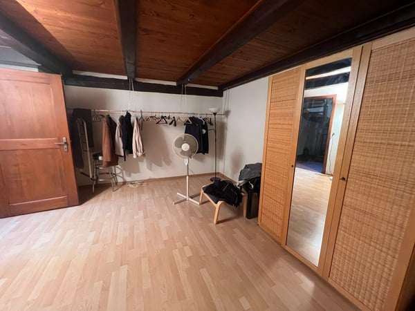 Immeuble de rendement entièrement loué 8