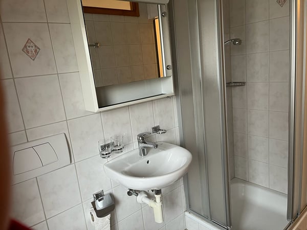 Bel appartement- duplex 5.5 pièces de 135 m2 avec jardin à Vicques 7