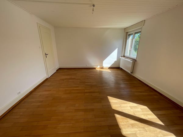 Grande maison rénovée située au centre du village de Chevenez 5