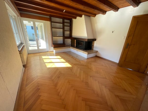 Grande maison rénovée située au centre du village de Chevenez 2