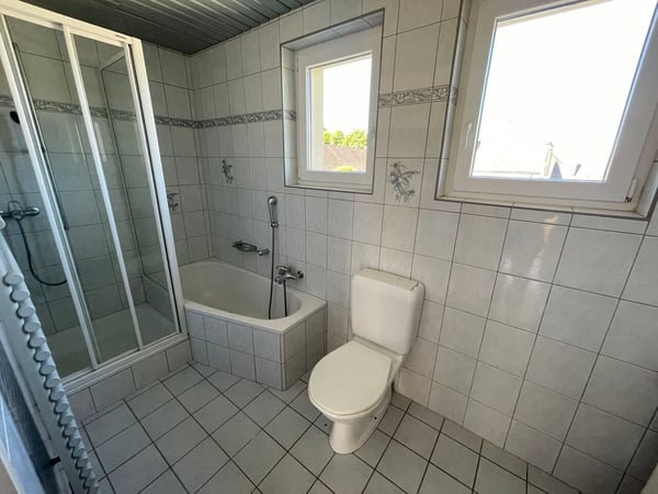 Grande maison rénovée située au centre du village de Chevenez 8