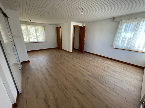 Grande maison rénovée située au centre du village de Chevenez 4
