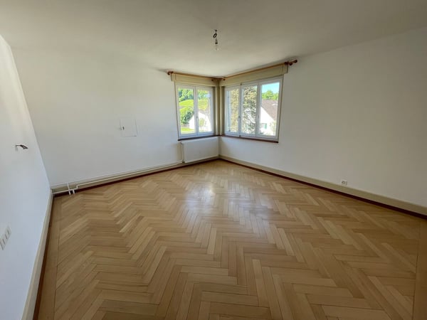 Grande maison rénovée située au centre du village de Chevenez 3