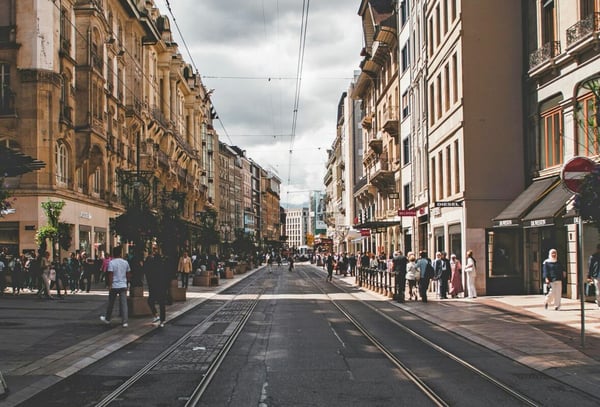 Concept unique dans un quartier central dynamique 1