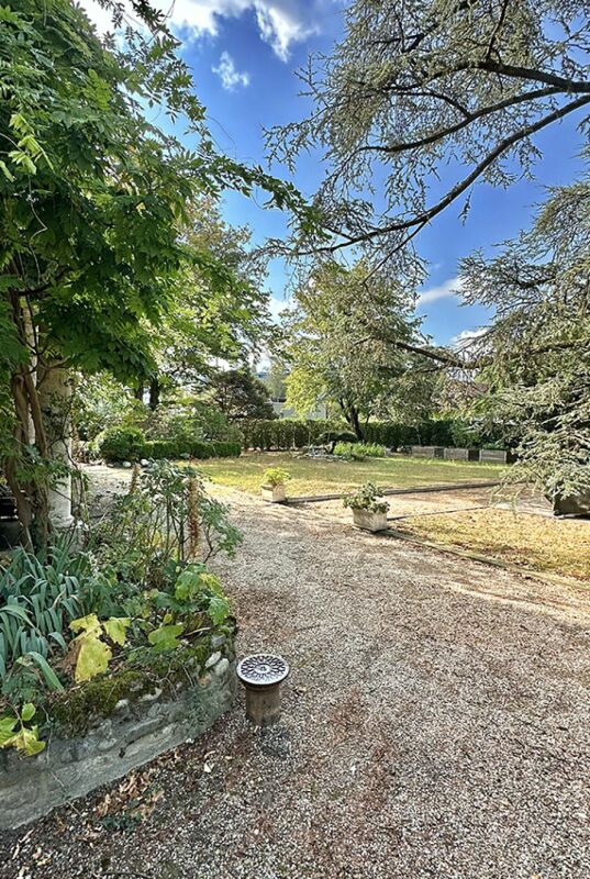 Charmant appartement meublé sur une propriété privée