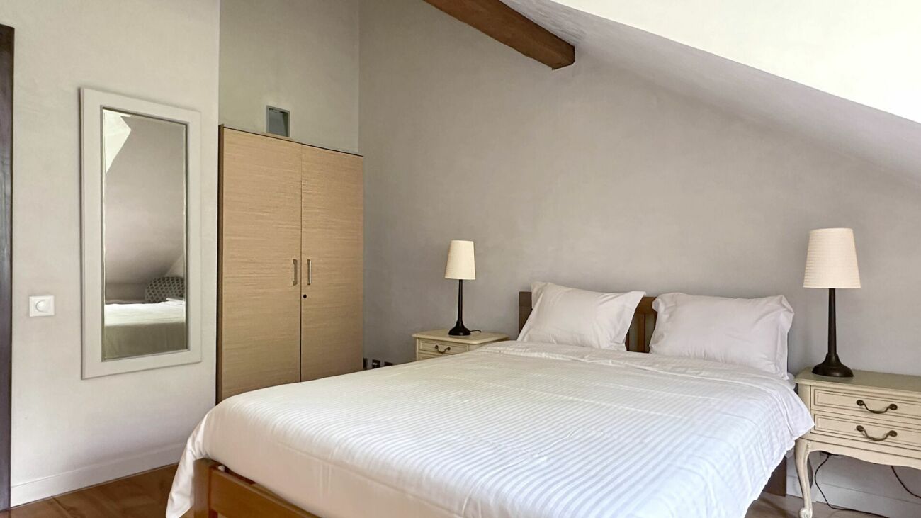 Charmant appartement meublé sur une propriété privée