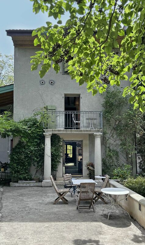 Charmant appartement meublé sur une propriété privée
