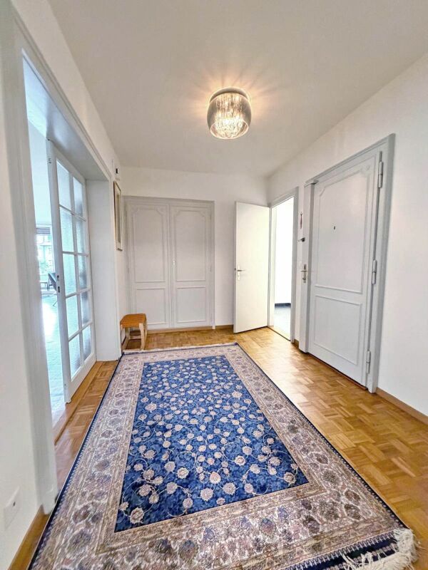 Bel appartement spacieux avec deux balcons
