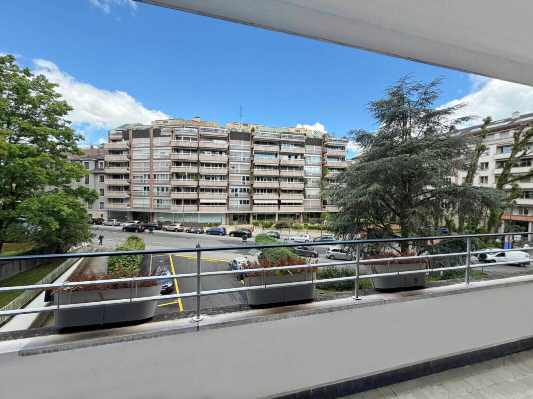 Bel appartement spacieux avec deux balcons
