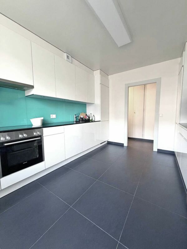 Bel appartement spacieux avec deux balcons
